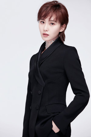 人气网红周妍希拍摄花絮视频